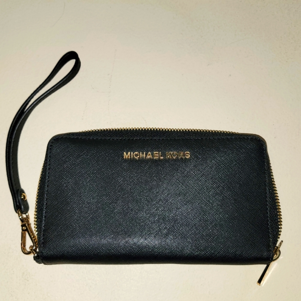 Michael Kors Wristlet